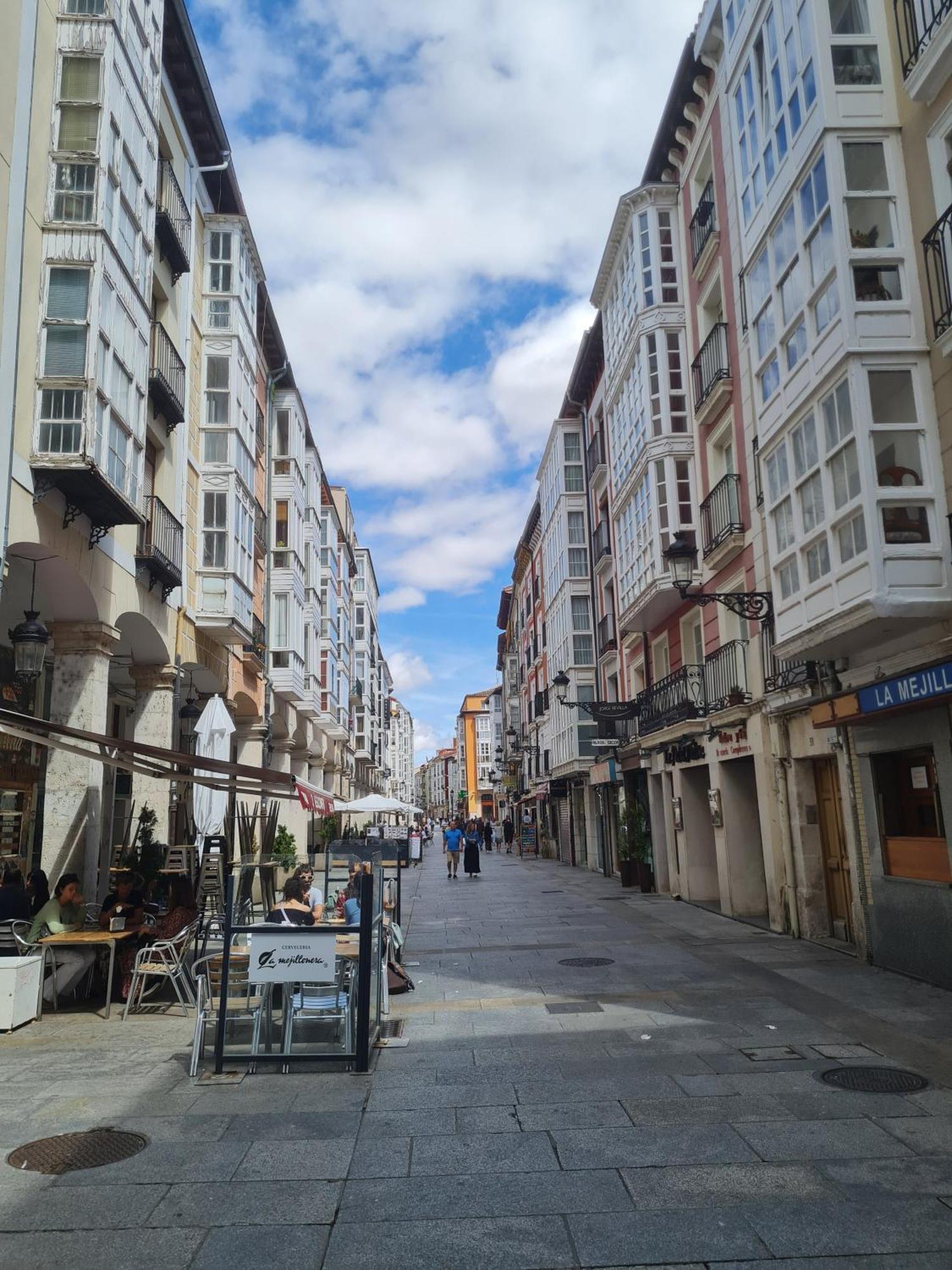 Urban Burgos Hotell Eksteriør bilde